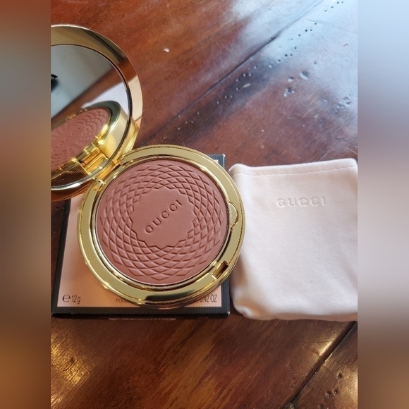 Gucci Eclat Soleil Luminos Bronzer - 05 DARK - Picture 5 of 6